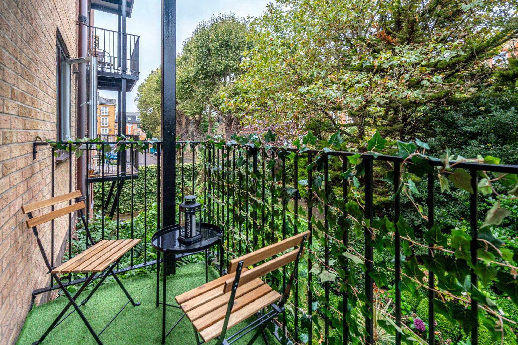 Apartment In Elephant & Castle With Parking Londen Buitenkant foto
