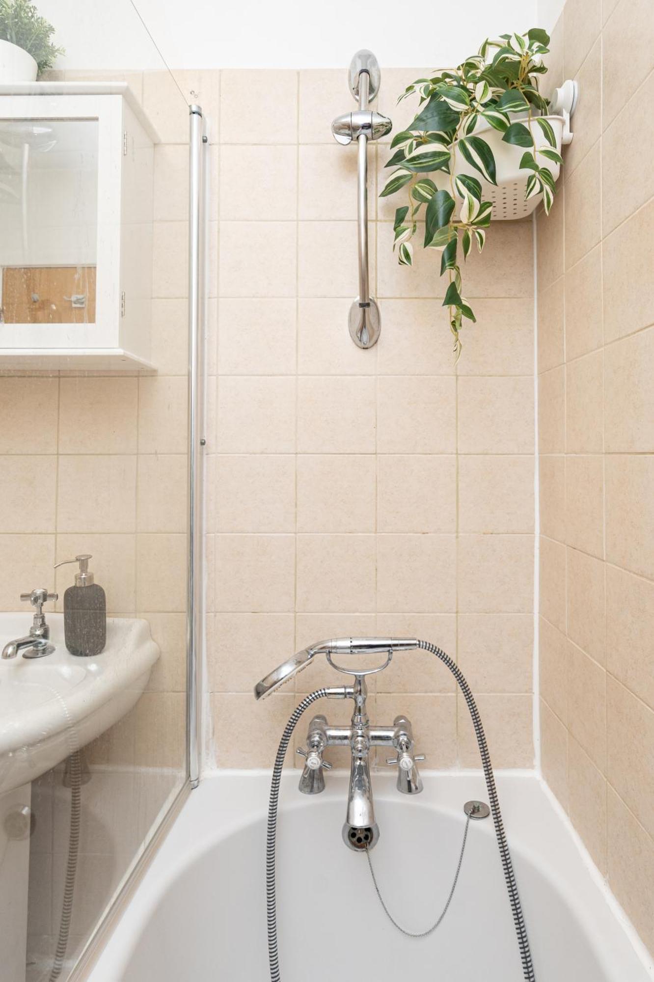 Apartment In Elephant & Castle With Parking Londen Buitenkant foto
